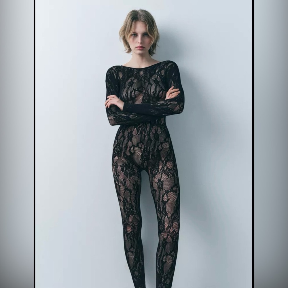 H&M Lace LongSleeve Black BodySuit - Size M